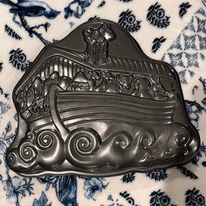 Noah’s Arc Non-Stick Bakeware Pan